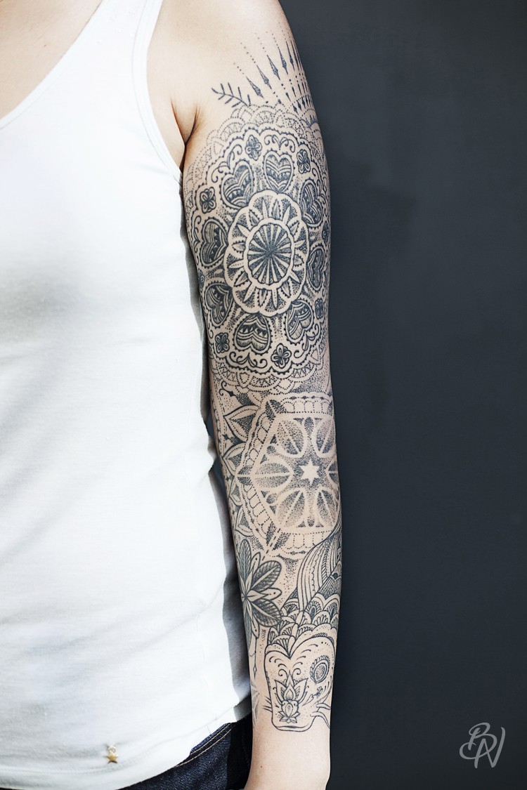 bleu-noir-paris-jeykill-tattoo-art-shop-mandala-dot-carpe-3