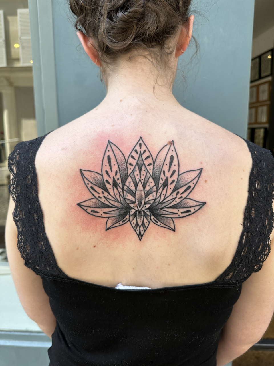 Cover tattoo lotus bleu noir rob.ink