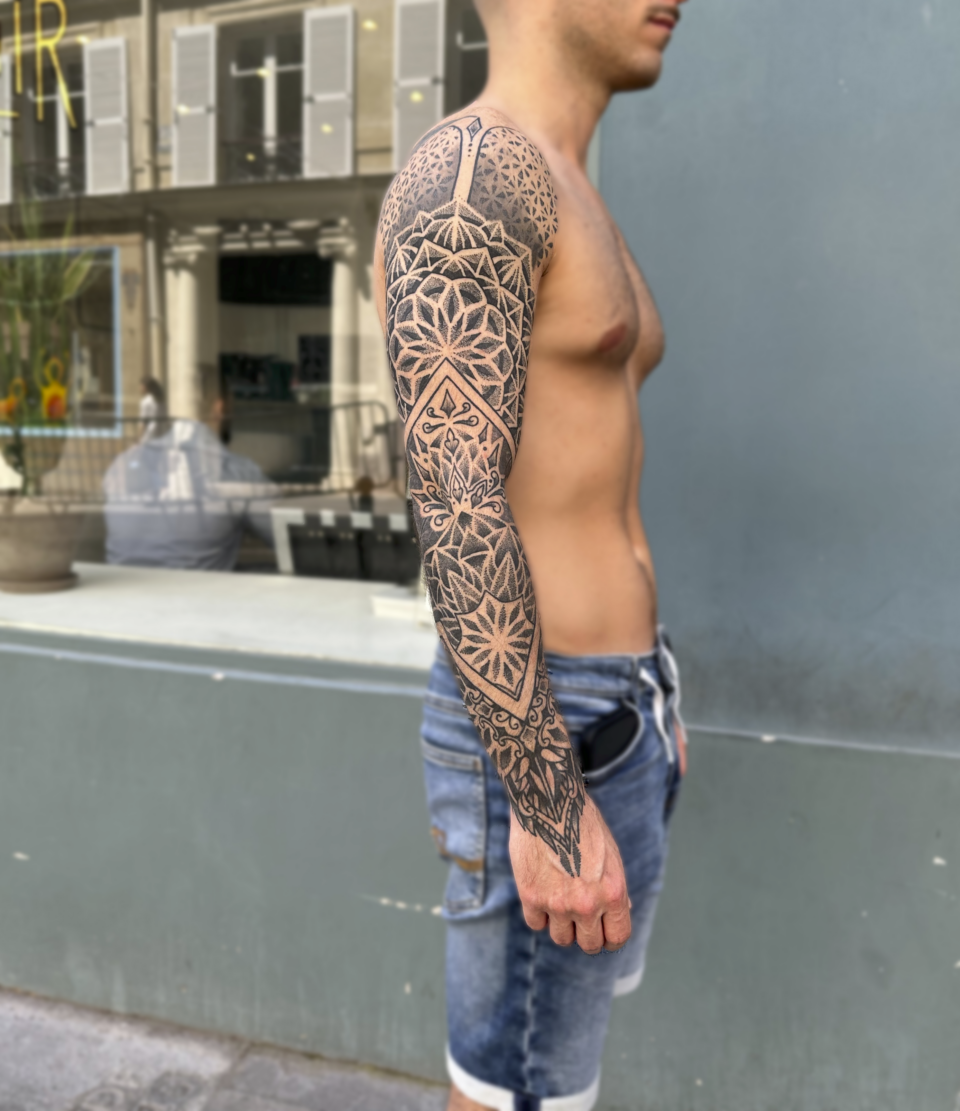tatouage bras complet par rob.ink