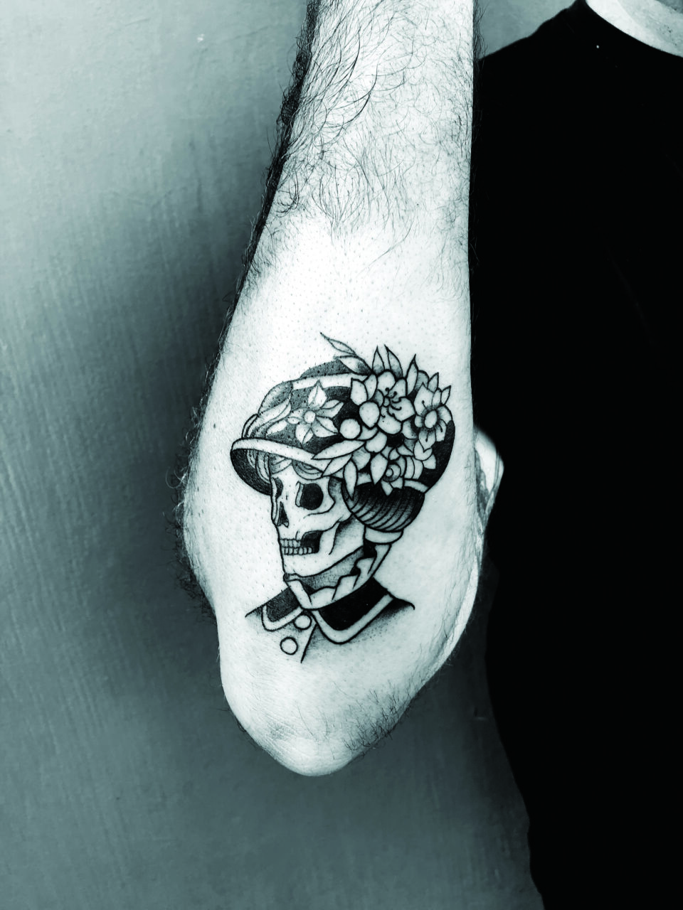 Veenom tattoo skull lady