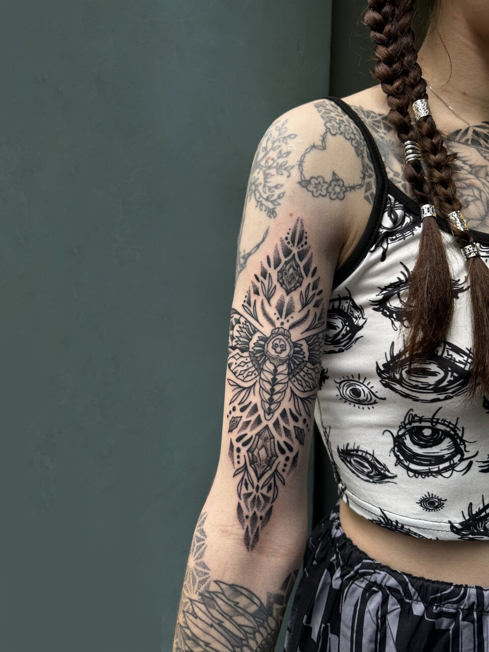 rob.ink tattoo ornement bras