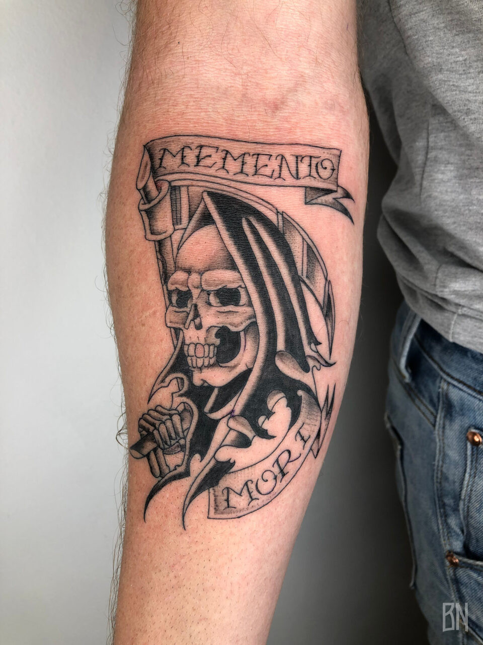 Veenom memento mori skull death