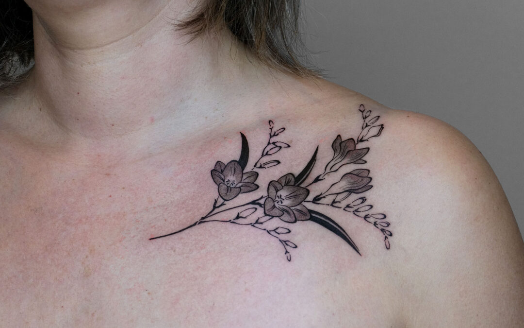 Branchage et Fleurs de Fresia par Violette Poinclou