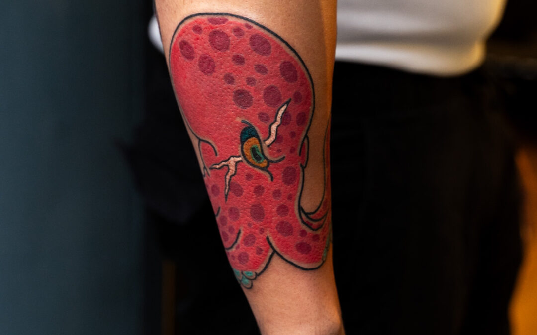 Octopus en Couleurs sur le Bras par Ondori