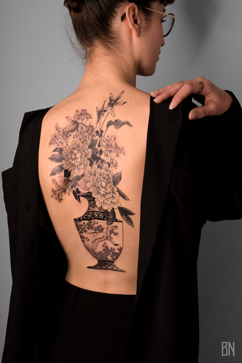 violettepoinclou-vase-backpiece